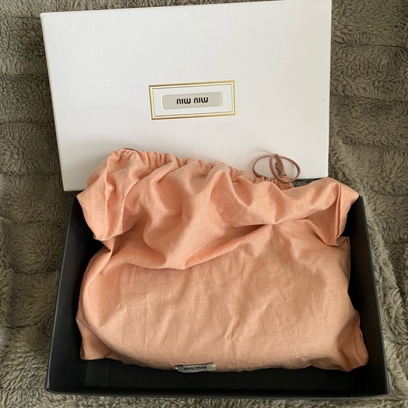 Miu miu pochette/wristlet *AUTHENTIC** - Picture 7 of 13